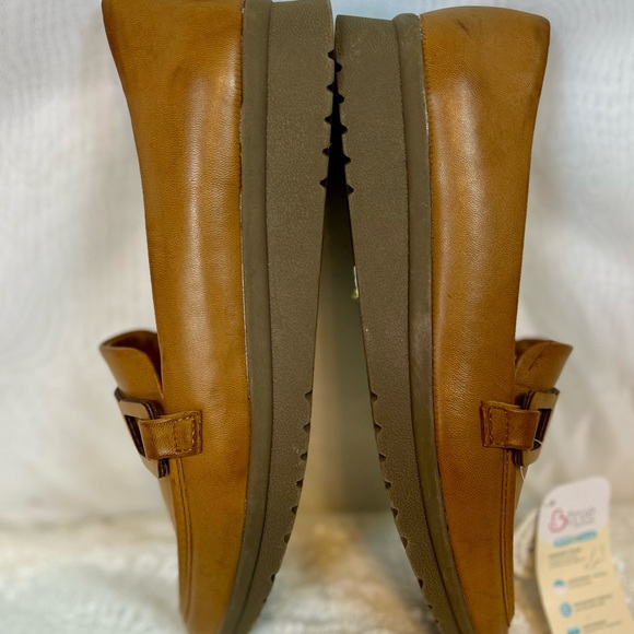 NWT BareTraps Addison Womans Slip On Loafers Shoes / size 7.5 - Picture 10 of 12